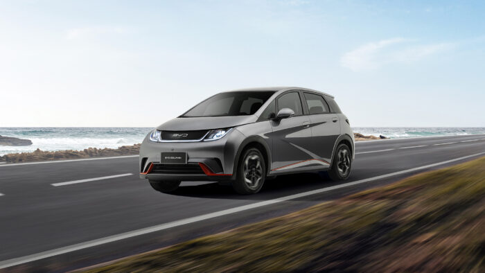BYD Dolphin 2024 chega com sede de confronto com Renault Kwid E-tech 1 BYD Dolphin 2024 1