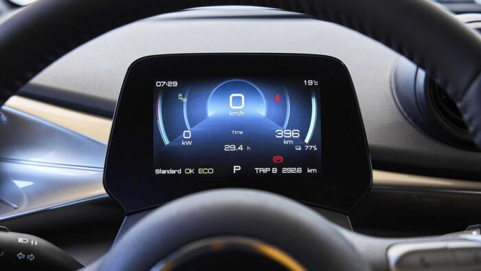 BYD Dolphin 2024 chega com sede de confronto com Renault Kwid E-tech 3 BYD Dolphin 2024 3