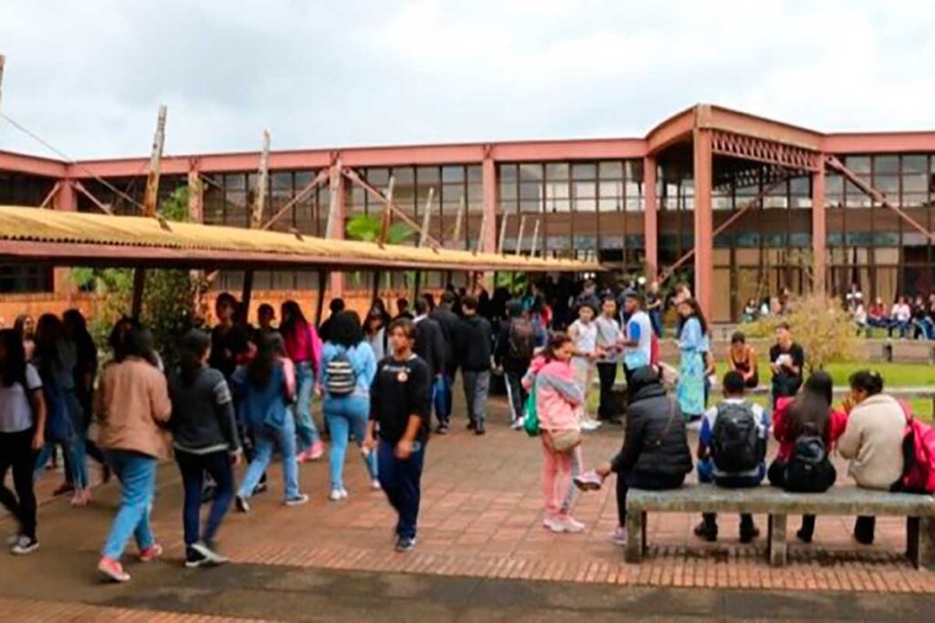 Mostra reuniu mais de 10 mil em Ouro Preto 2 COLUNA MG Os professores de cerca de 100 escolas mineiras levaram os alunos ate a mostra realizada em Ouro Preto FOTO Karina Peres