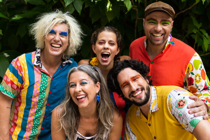 Teatro Solar recebe musical 'Tudo quanto é coisa' 1 Farra dos Brinquedos Fernanda Assis 2