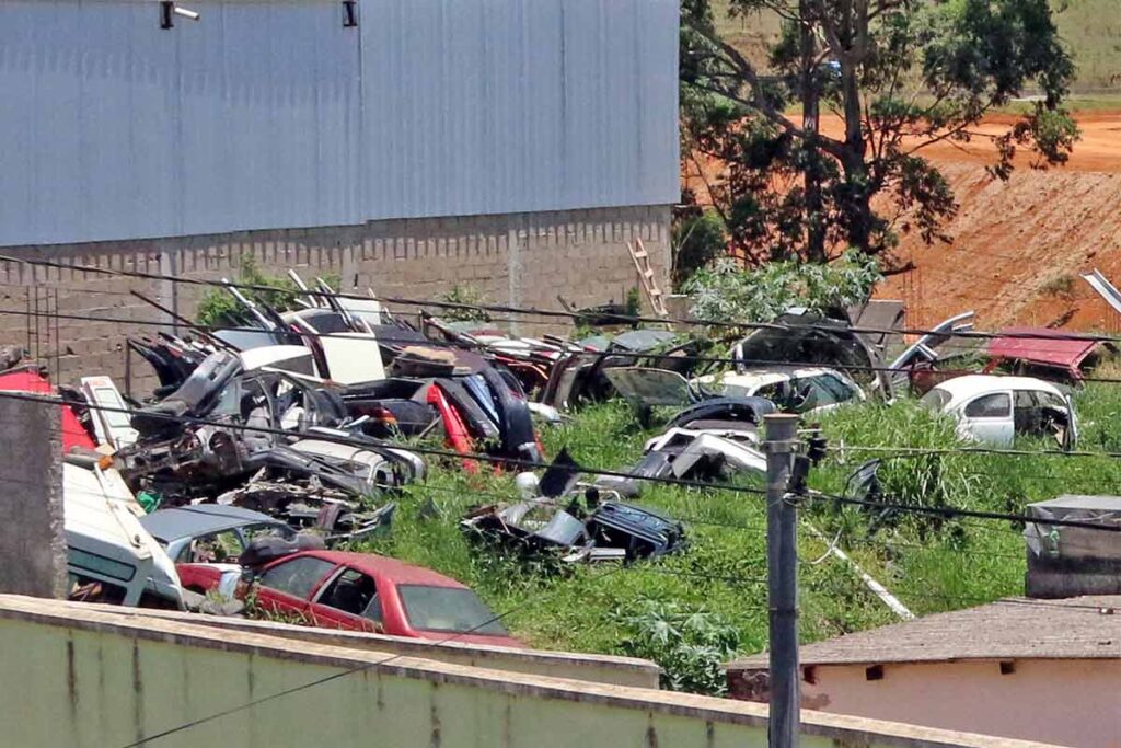 Lei que obriga ferros-velhos a emitirem notas fiscais é sancionada 1 Ferro velho Leonardo Costa