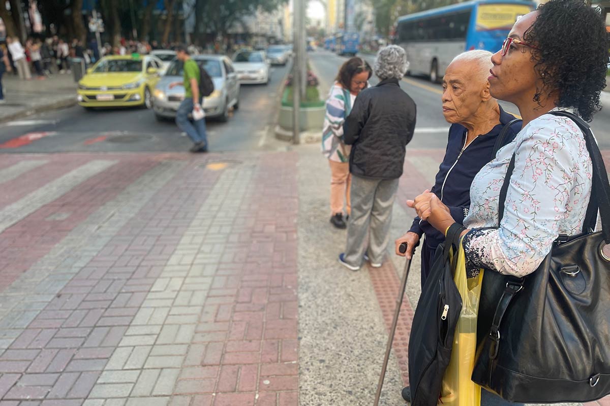 Atropelamentos alertam para vulnerabilidade de pessoas idosas no trânsito 1 IDOSOS TRANSITO Felipe Couri2
