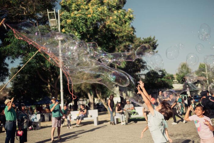 'Arte na Praça' traz atrações, vivências e oficinas gratuitas neste sábado 1 arte na praca