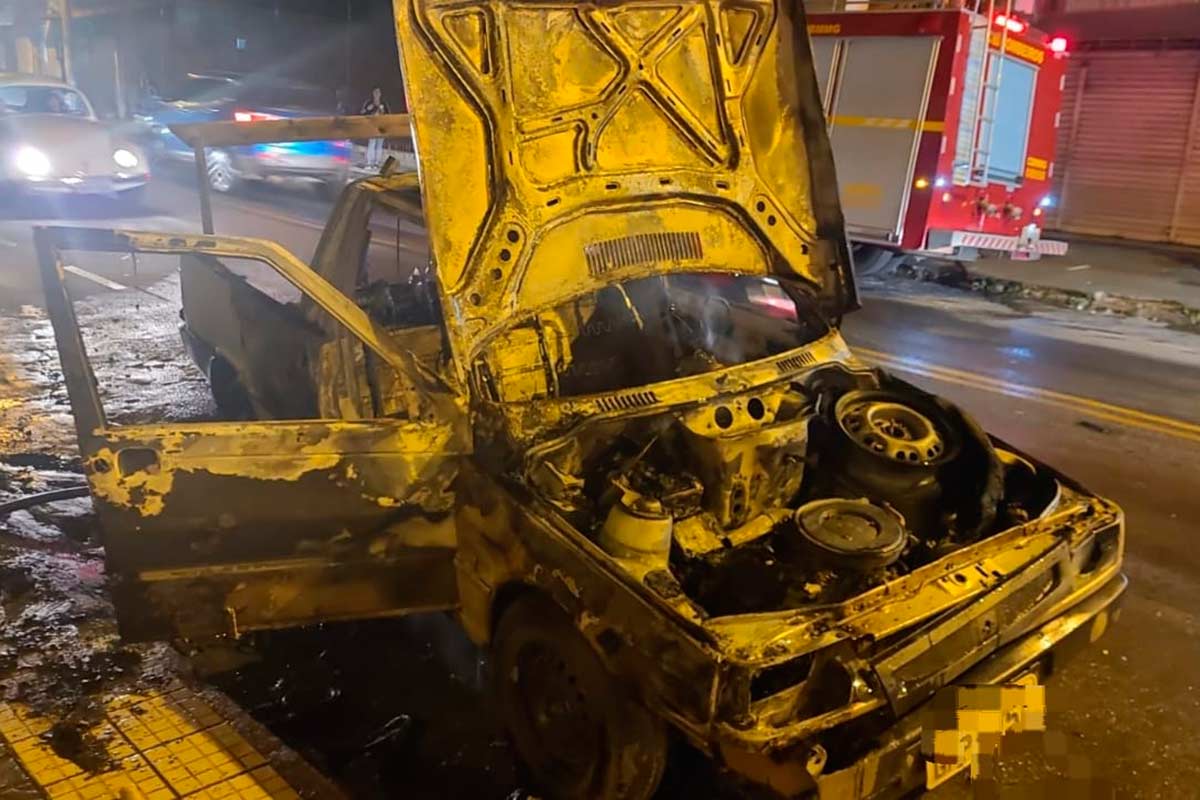 Incêndio atinge fábrica de asfalto e provoca vazamento de 700 litros de óleo em Alfredo Vasconcelos 2 barbacena incendio veiculo foto bombeiros