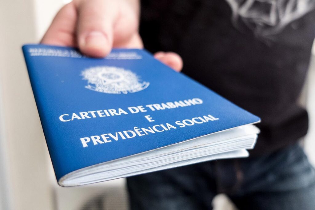 "Vagou JF" tem vagas abertas para operador de prensa e outras oportunidades 1 13º de servidores de JF ainda não tem data; saiba as regras