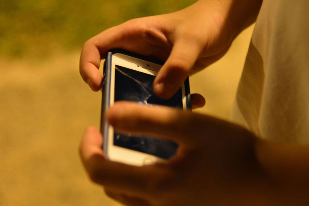 Polícia apreende jovens que praticavam violência sexual pelo Discord 1 perigo internet celular valter campanato agencia brasil