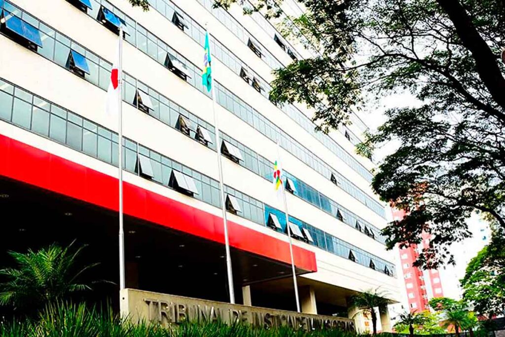 Justiça concede liberdade a pai e filho presos por linchamento 2 TJMG Divulgação moto