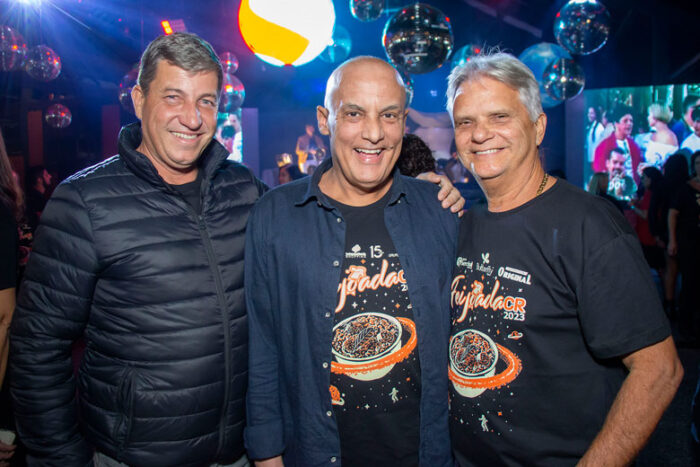 Coluna Cesar Romero - 21 e 22 de julho de 2023 4 3 Heitor Villela Luciano Sobrinho e Aloisio Goncalves Foto GUILHERME OVIDO O HAPPY HOUR