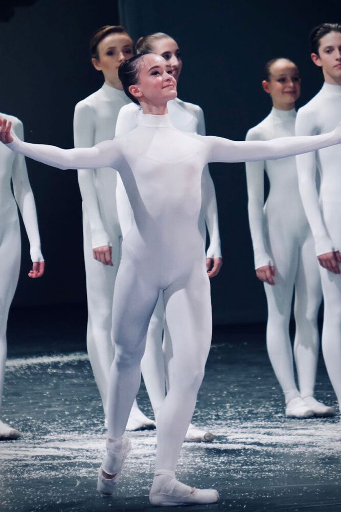 Juiz-forana de 17 anos é contratada como bailarina na Ópera de Paris 1 Bailarina Credito Vincent L