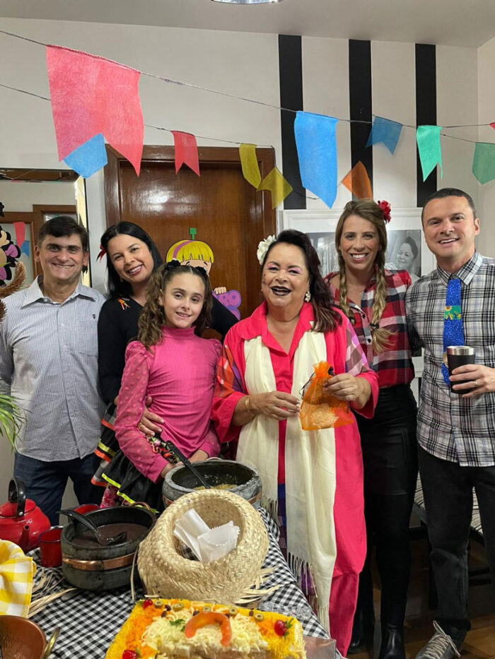 Coluna Cesar Romero - 09 e 10 de julho de 2023 8 Familia Junina 070723 ELES ACONTECEM enviada pelo CR