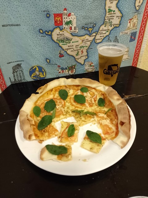 Pizza italiana, servida à francesa, no bairro alemão! 2 IMG 20230712 205230