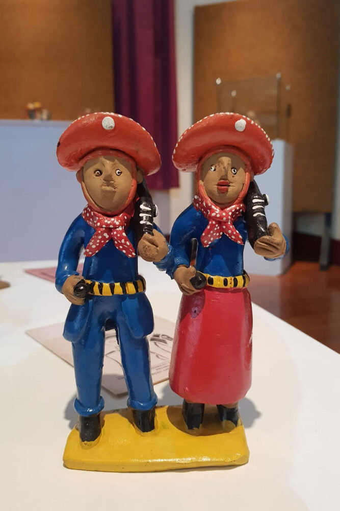 Forum da Cultura recebe exposição sobre cultura sertaneja 1 Lampiao e Maria Bonita – Ceramica policromada – Natal RN