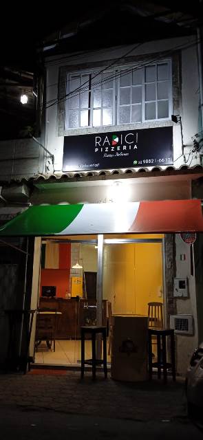 Pizza italiana, servida à francesa, no bairro alemão! 1 Radici 1