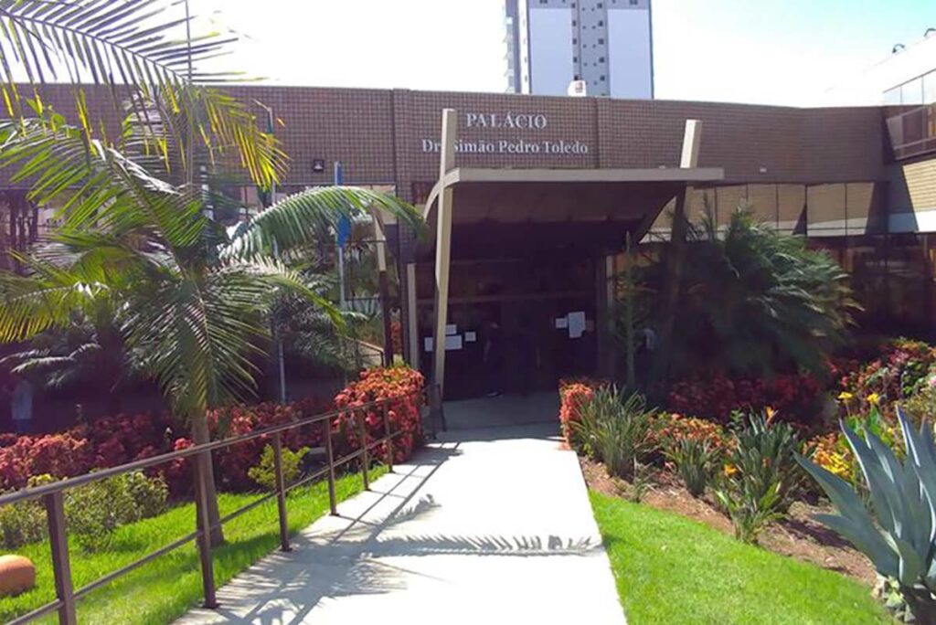 Câmara de Pouso Alegre lança concurso com salários de até R$ 10 mil 1 camara municipal de pouso alegre divulgacao