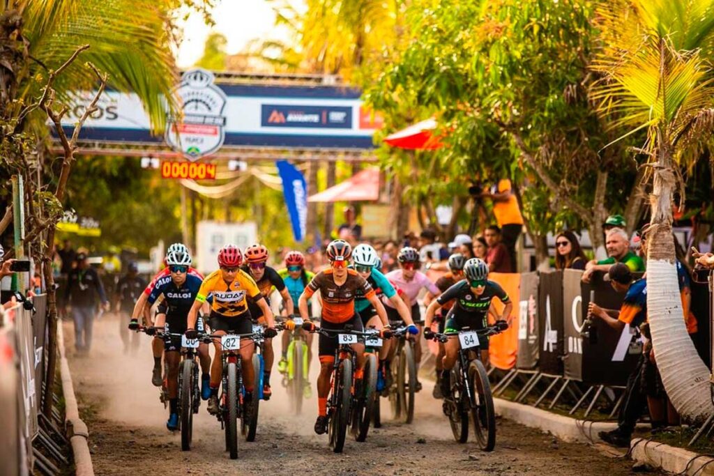 Avancini e Karen Olímpio vencem o XCO da Internacional Estrada Real Chaoyang 1 mountain bike by alemao silva