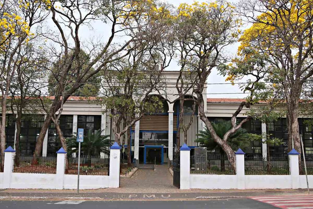 Prefeitura de Uberaba abre concurso com ganhos de até R$ 17 mil 1 Prefeitura de Uberaba