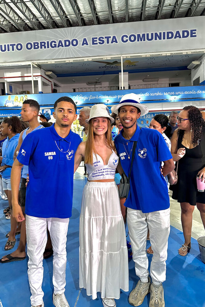 Sambistas de Juiz de Fora tentam emplacar samba-enredo na Beija-flor 2 samba 09 MK Grazi 2cs