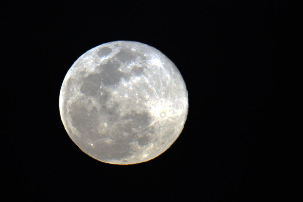 Primeira Superlua de 2023 poderá ser vista nesta segunda-feira 1 Superlua