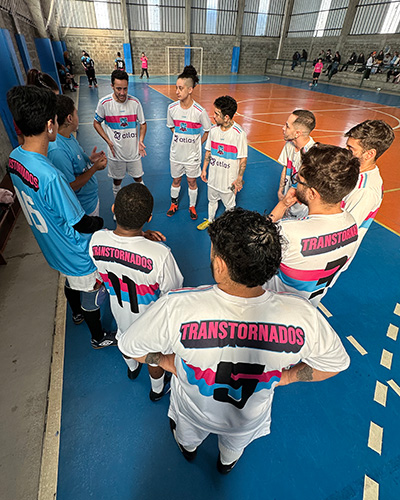 Conheça o Transtornados FC, time de homens trans que jogará no Ginásio Municipal 1 transtornados horizontal by divulgacao