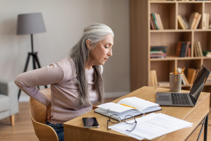Como melhorar seu condicionamento e realizar tarefas simples sem sentir dores 3 AdobeStock 513611151