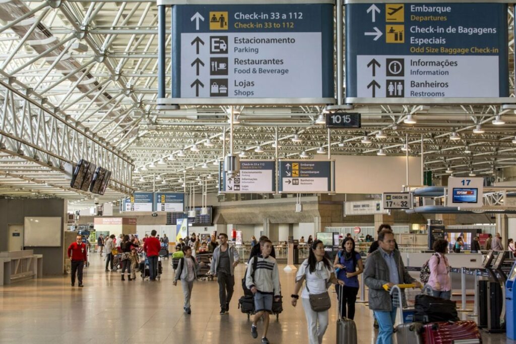 Confira voos de ida da Zona da Mata a partir de R$ 167 1 Antes-de-adquirir-qualquer-uma-destas-6-coisas-no-aeroporto,-reflita-duas-vezes.-00-07-08-23