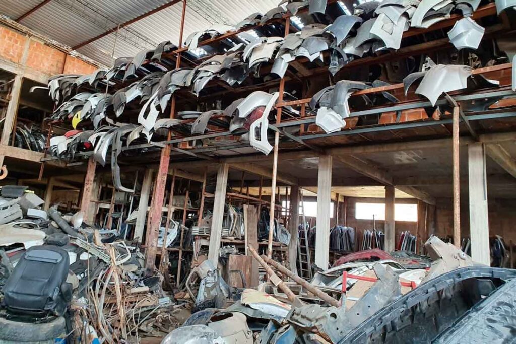 Mercado ilegal de peças de veículos cresce em Minas Gerais 2 peças de veículos