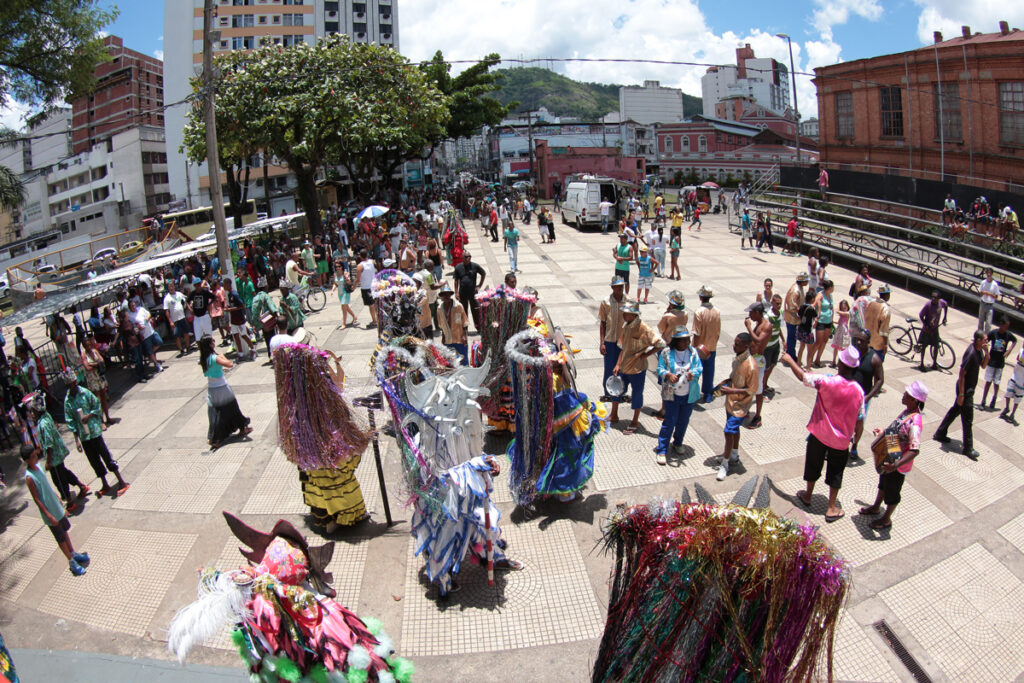 Cultura e fé: praça Antônio Carlos recebe Encontro de Folia de Reis e Charolas neste sábado 2 ENCONTRO DE FOLIAdestacada