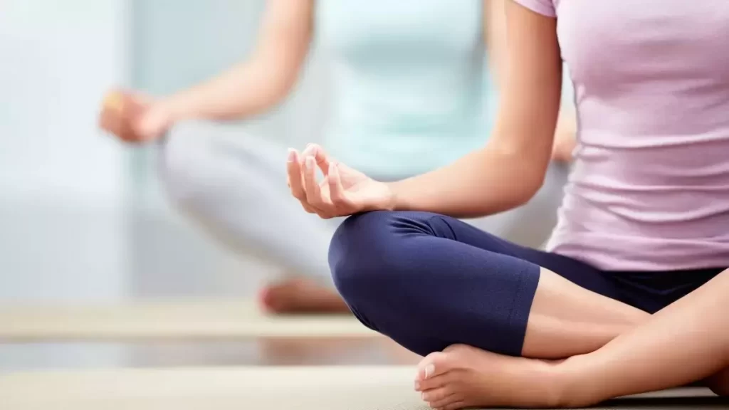 AO VIVO NA ANTENA 1 Juiz de Fora: meditação, yoga, menopausa e lipedema, os caminhos para mais qualidade de vida e mais notícias da cidade: acompanhe o Tribuna no Ar 1 Estudo_revela_que_yoga_e_meditação_melhoram_funções_cerebrais._(4)