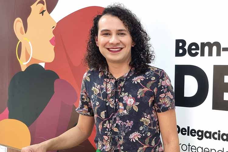 Pessoas LGBTQIAPN+ superam adversidades e se tornam referências profissionais 5 LGBT FERNANDA ALEIXO capa Leonardo Costa