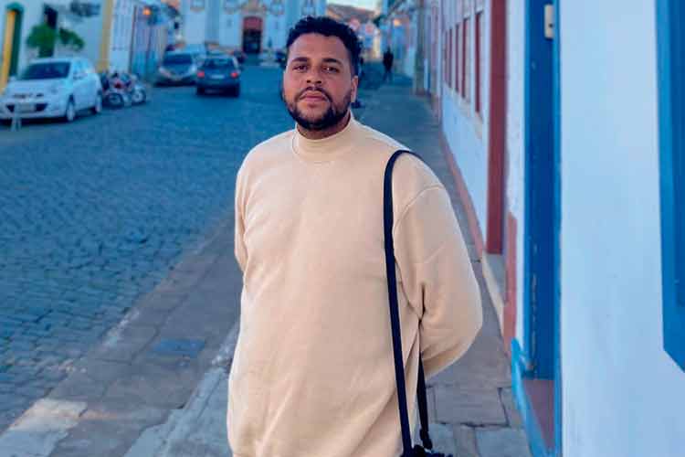 Pessoas LGBTQIAPN+ superam adversidades e se tornam referências profissionais 4 LGBT WESLEY PONTES Arquivo pessoal
