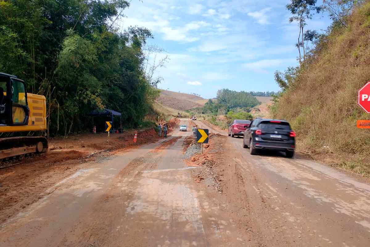 MG-133 passa por obras de recuperação entre Piau e Tabuleiro 1 MG 133 obras foto PMR