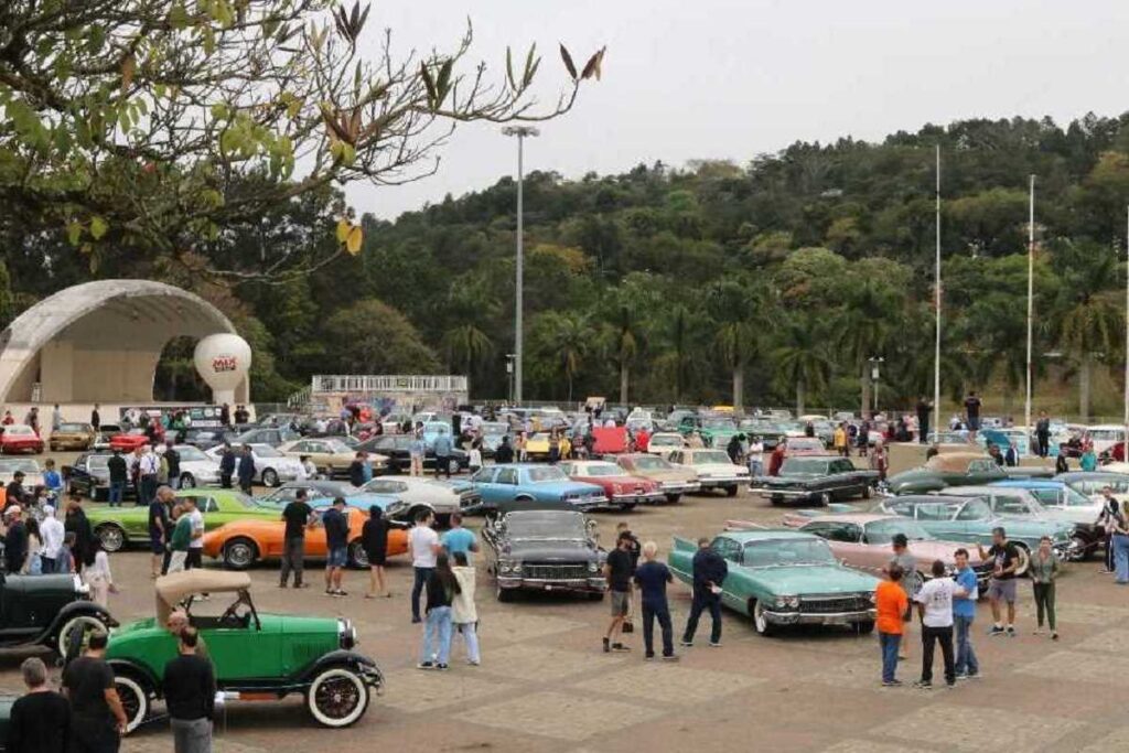 23º Encontro de Carros Antigos reúne mais de 150 veículos no campus da UFJF 2 23º Encontro de Carros Antigos reúne mais de 150 veículos no campus da UFJF foto felipe couri