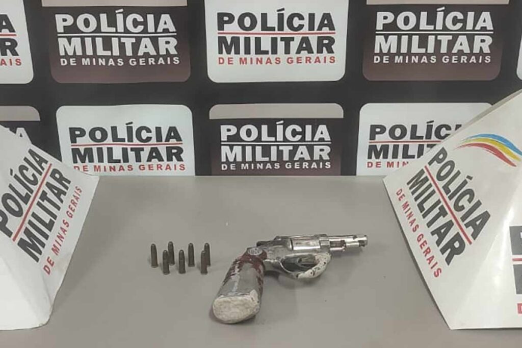 Homem é preso após ser denunciado por portar arma em lar de idosos 1 arma apreendida divulgacao pm