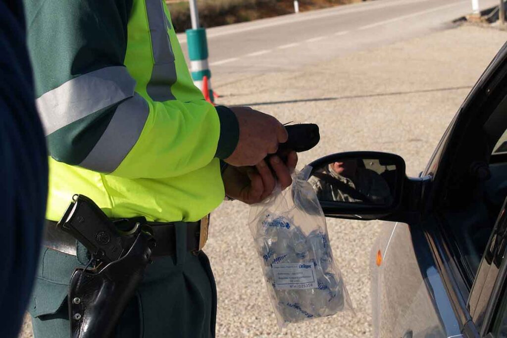 Motorista é demitido por justa causa após ir trabalhar embriagado 1 bafometro pixabay