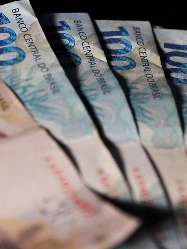 Salário mínimo de R$ 1.412 começa a ser pago nesta quinta-feira 3 cropped-dinheiro-jose-cruz-agencia-brasil.jpg