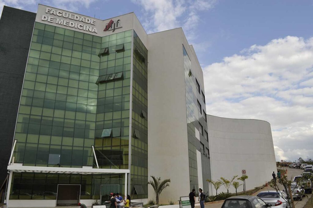 UFJF abre comissão para definir forma de cancelamento do diploma de estudantes de Medicina 1 faculdade de medicina ufjf divulgacao
