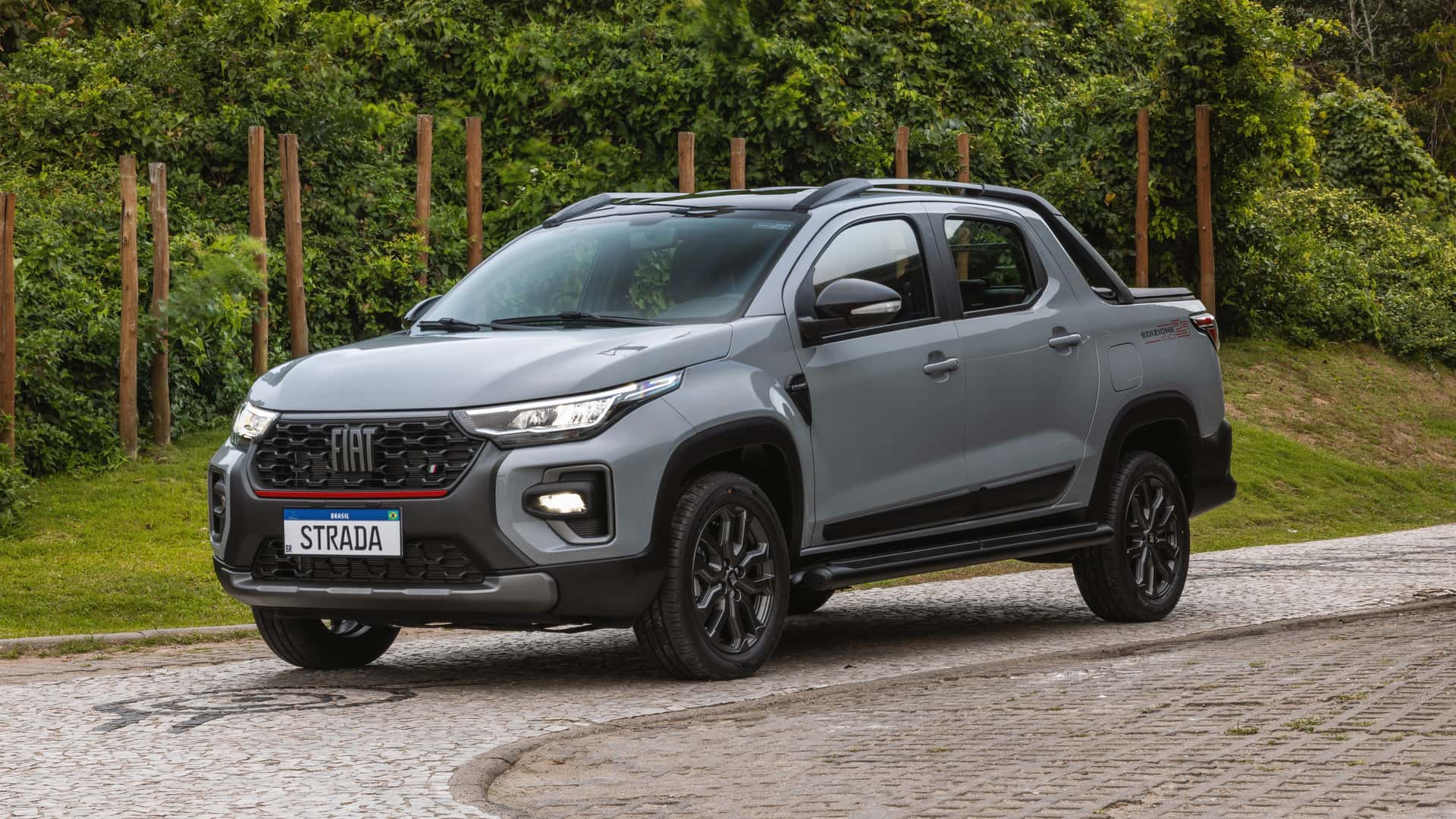 Fiat Strada Edizione 25 - Edição limitada tem só 1025 unidades por R$ 135.990. 4 Fiat Strada Edizione 25 - Foto: Motor1