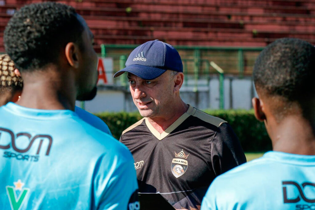 Villa Real anuncia saída do técnico Paulo Neves antes da estreia no Mineiro 1 paulo neves by marcelo costa