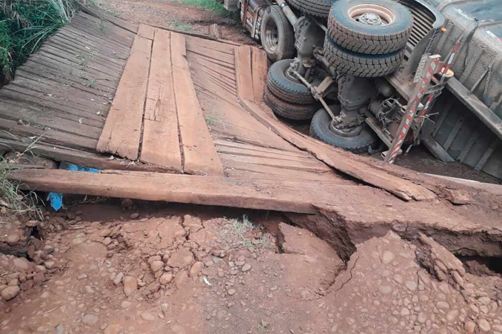 Família de caminhoneiro morto em acidente deverá receber R$ 40 mil de indenização 1 ponte de madeira indenizacao divulgacao tjmg