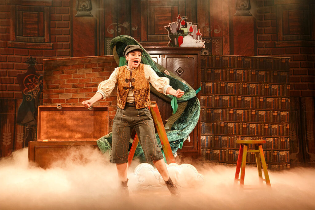 Cia Voir de Teatro apresenta 'O guarda-histórias – João e o Pé de Feijão’ 2 PEDEFEIAO AllanBravos1
