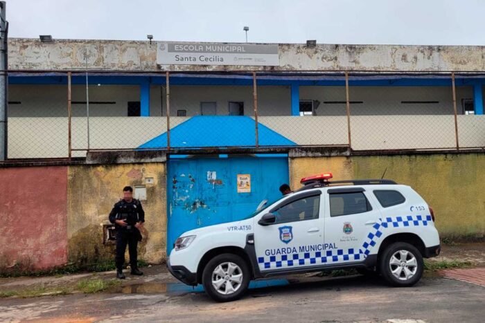 Após briga entre filhas, mãe agride a outra com arma branca em escola municipal 1 agressao escola