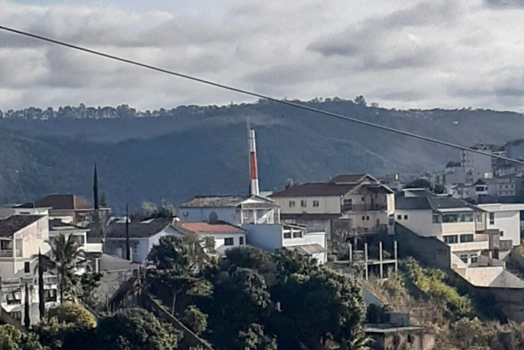 Empresa consegue autorização e instala antena no Quintas das Avenidas 2 antena