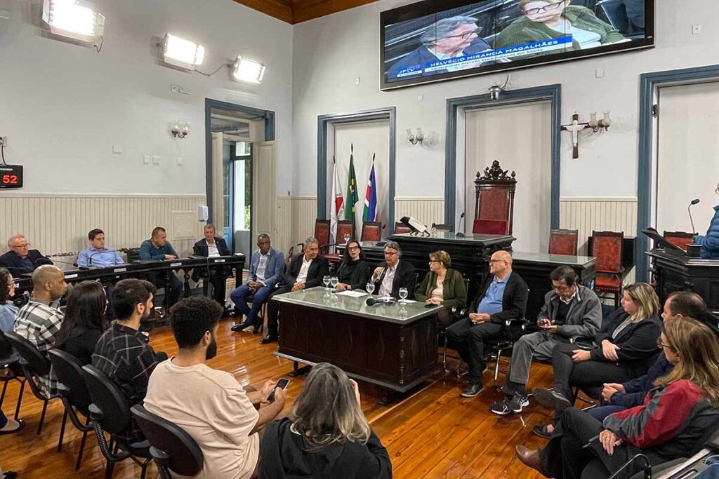 Juiz de Fora terá mais 172 equipes de Saúde da Família 1 anuncios saude felipe couri
