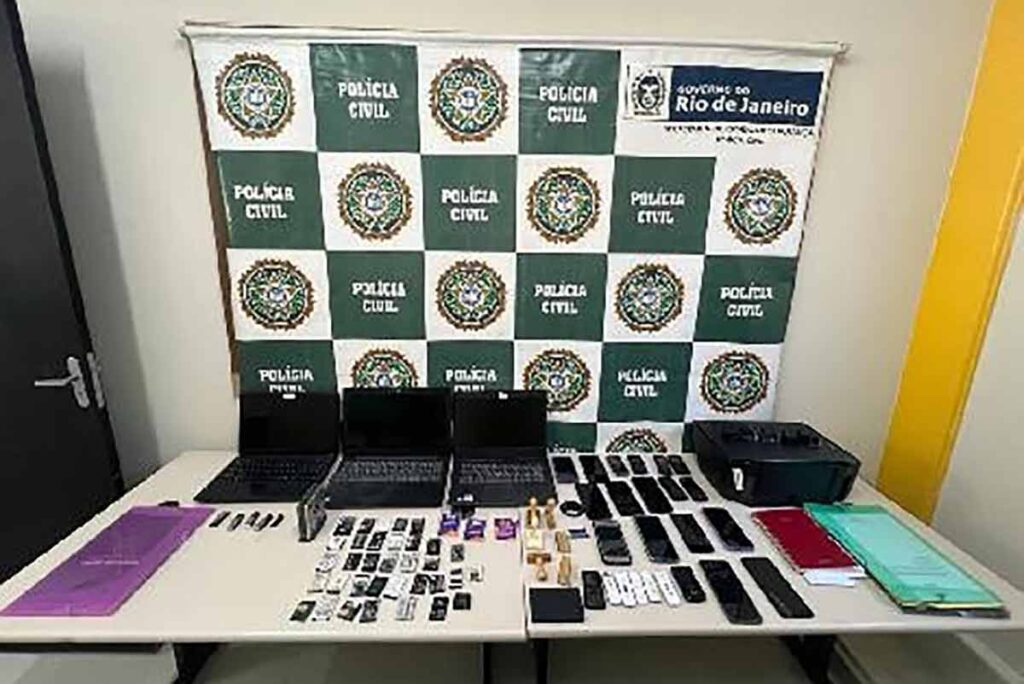 Toneladas de leite apreendidas em Três Rios seguiriam para Juiz de Fora 1 apreensao carga de leite divulgacao pcerj