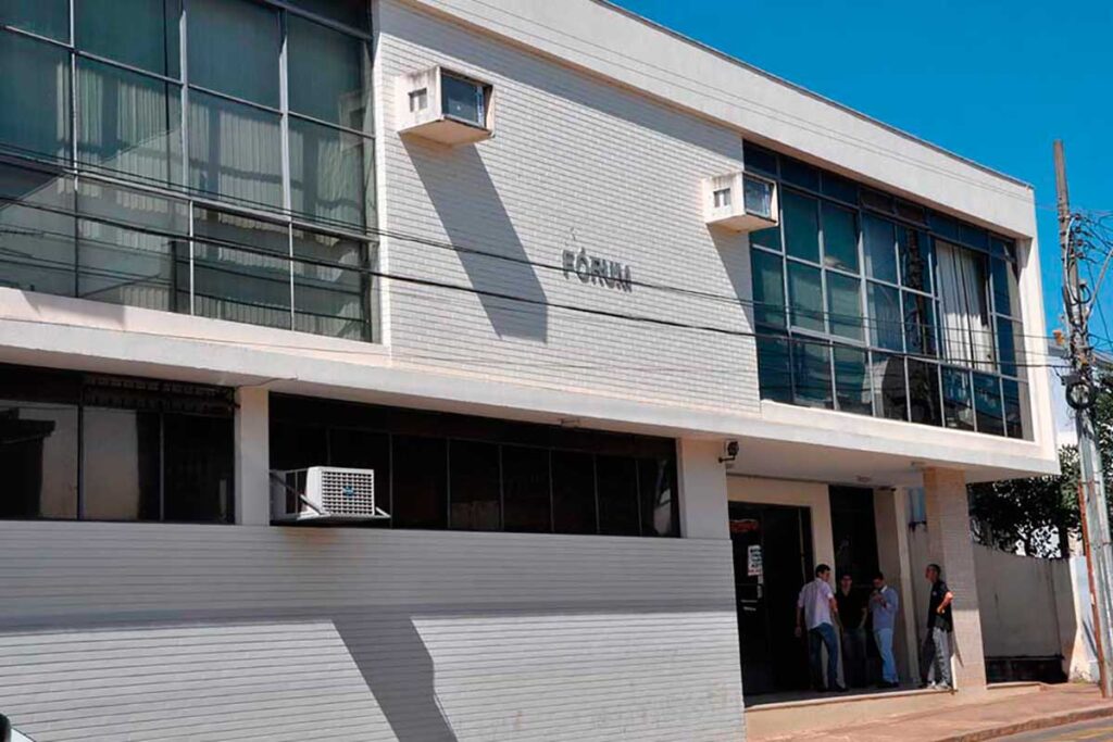 Mulher deve ser indenizada após sofrer agressão por suposta traição 1 forum monte carmelo foto renata caldeira tjmg