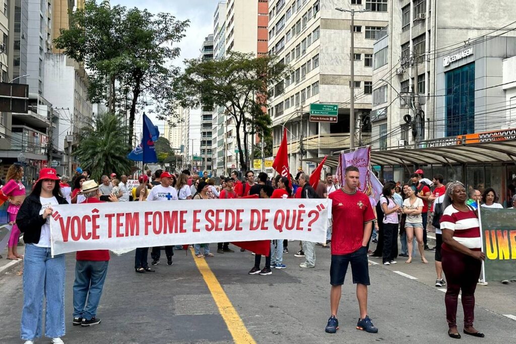 Grito dos Excluídos ocupa a Av. Rio Branco no Dia da Independência 2 grito dos excluidos robson marques