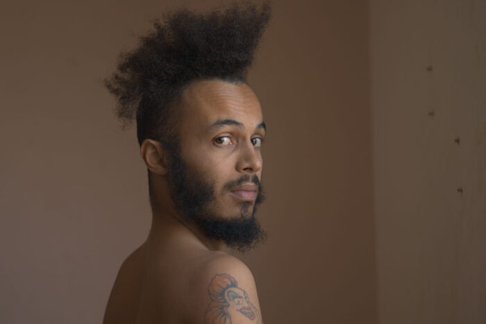 Noah Mancini está em processo de lançamento de seu segundo livro "Estilhas" 1 noah foto Gabriel Thimoteo divulgacao
