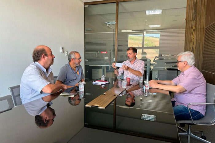 Representantes de candidatos à Reitoria da UFJF visitam Tribuna 1 eleição para reitoria