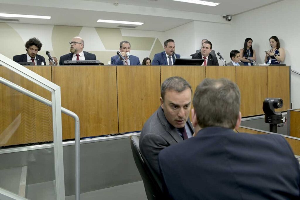 PL sobre taxação de supérfluos é aprovado em 1º turno 1 taxacao de superfluos sarah torres ALMG
