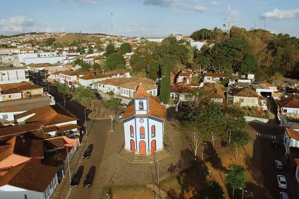 Câmara de Santa Bárbara oferece salários de até R$ 5 mil 1 Camara santa barbara foto facebook camara